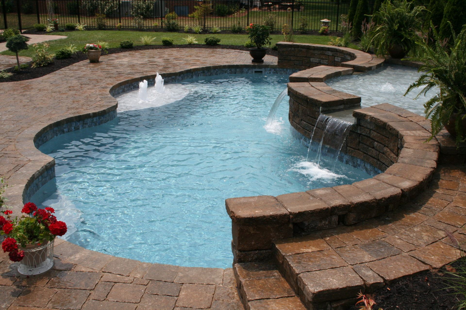 fiberglass swimming pools Kansas City, Olathe, Leawood, Lenexa, & Overland Park