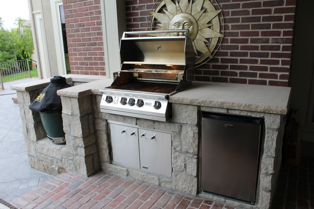 outdoor kitchen installation