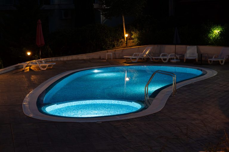 Kidney Fiberglass Pools