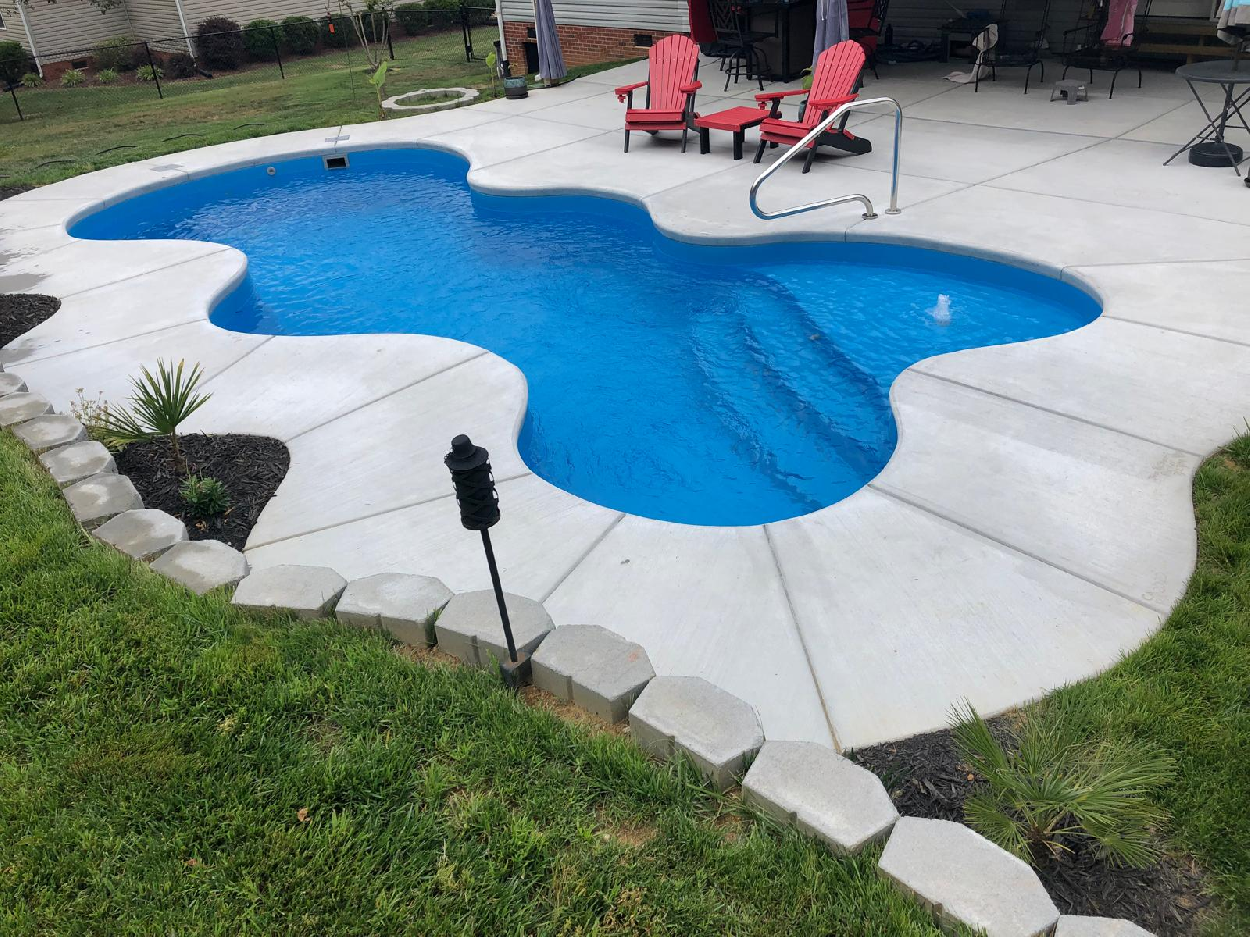 Desert Falls pool